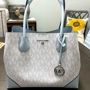 Final price! Free shipping. Michael Kors Purse (OFFICIAL)